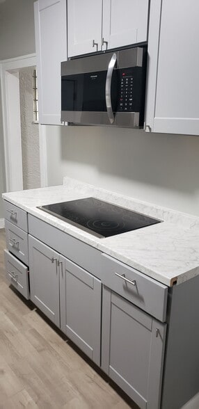 Building Photo - 535 Shelbourne Ave