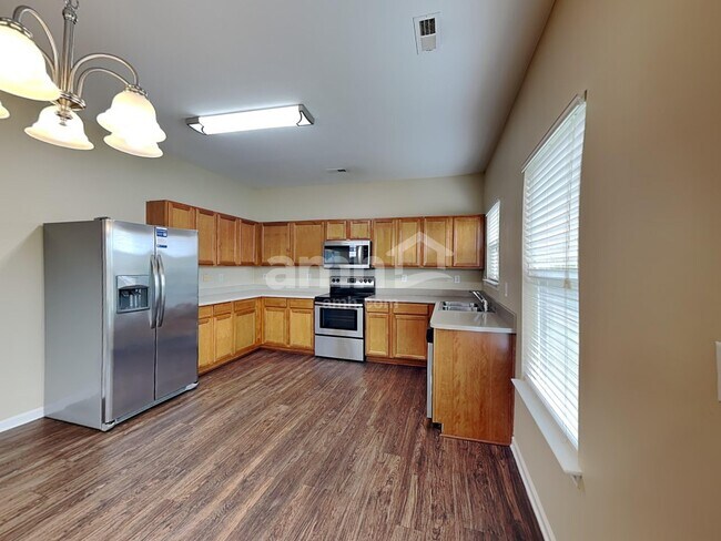 Building Photo - 275 Flanders Dr