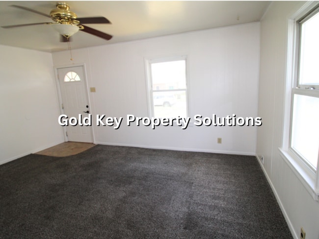 Building Photo - MEADOWBROOK AREA 2 BR 1 BA House with Central Air and Garage (SECTION 8 APPROVED)