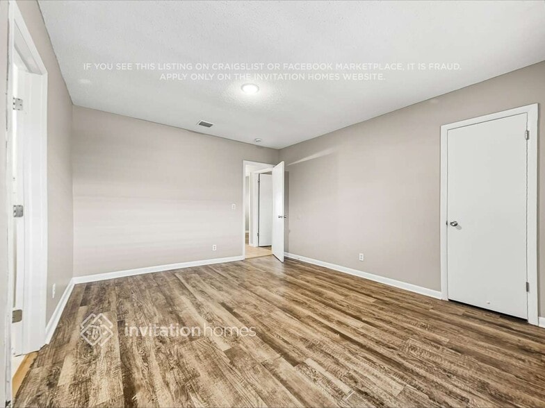 Building Photo - 512 E Hilda Dr