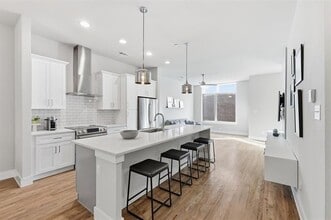 Building Photo - 2519 Vintage Pl Cir