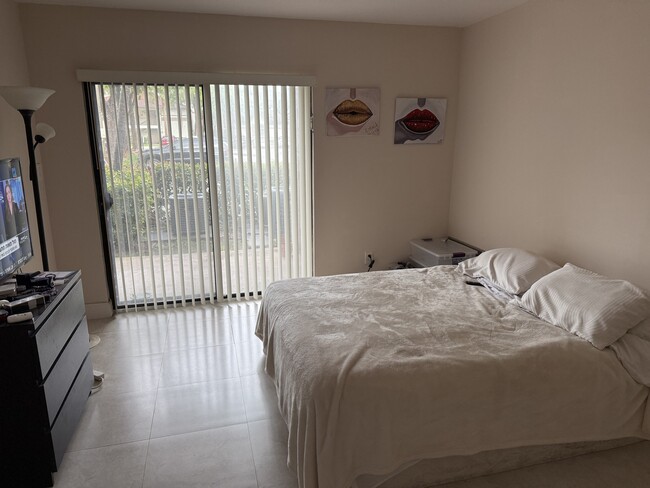 Bedroom - 610 S Park Rd