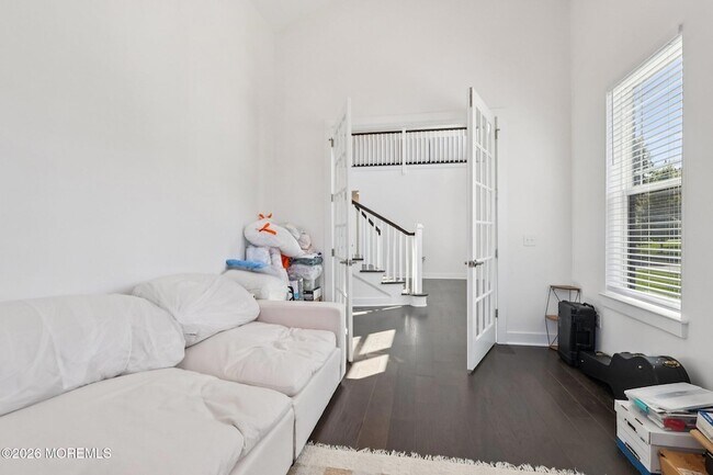 Building Photo - 2 Dogleg Ln