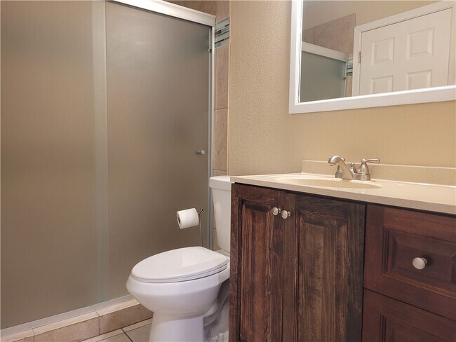 Building Photo - 3835 Smoketree Cir
