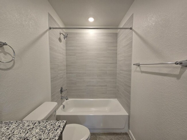 Building Photo - 807 Wax Myrtle Ct