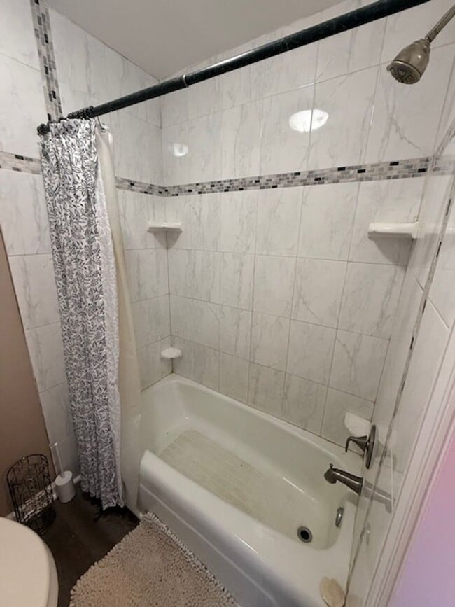 Building Photo - Renovated 3 Bedroom 2 Bath Home on 2 Acres!