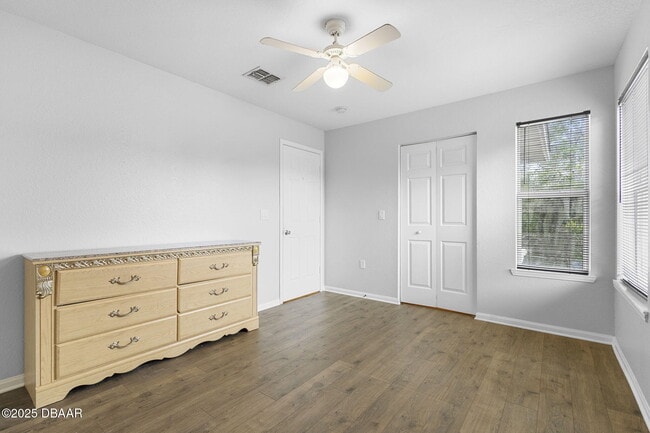 Building Photo - 940 Village Trail