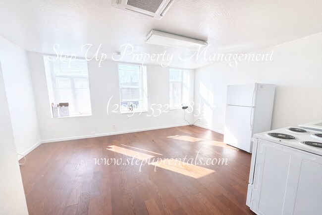 Building Photo - 69 S Washington St