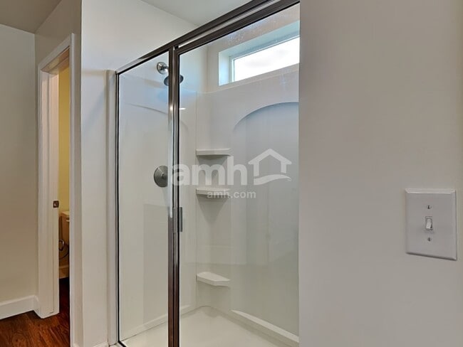 Building Photo - 1015 W 850 S