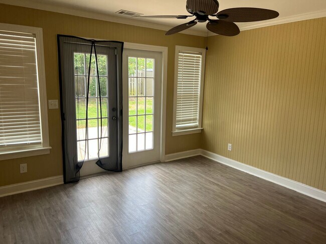Building Photo - Beautiful Rental in Canterbury Farms in Gr...