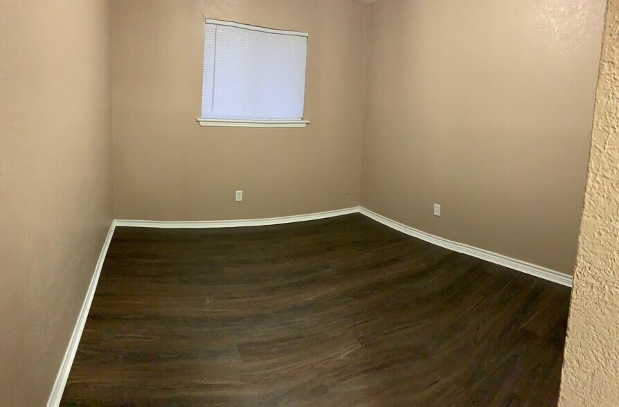 Bedroom1 - 1505 Packsaddle Ln