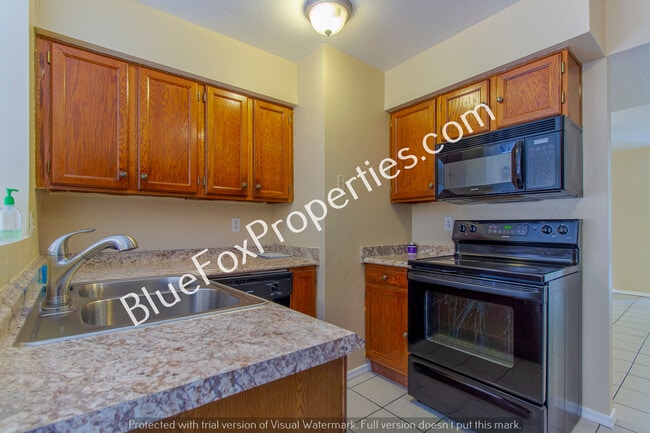 Building Photo - 8421 E Corinthian Dr