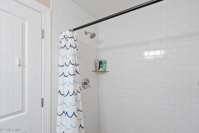 Building Photo - Exquisite One Level Townhome Quarterdeck Townes 2x2 Riverbend