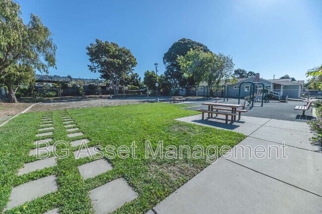 Building Photo - 1428 Monterey St