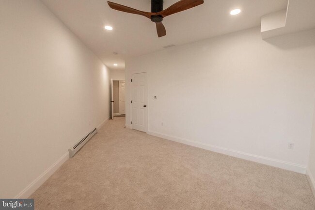 Building Photo - 5 Park Ln