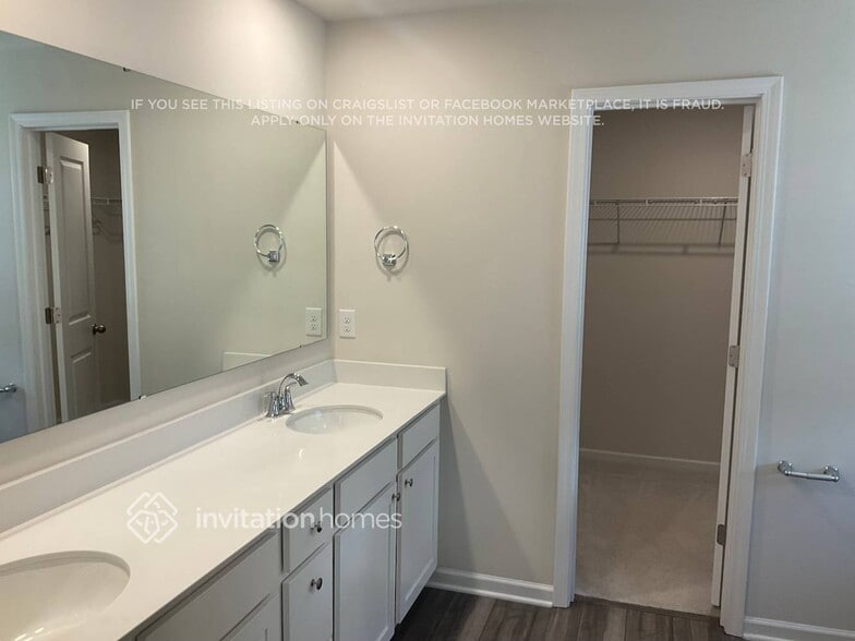 Building Photo - 121 Hazelnut Wy