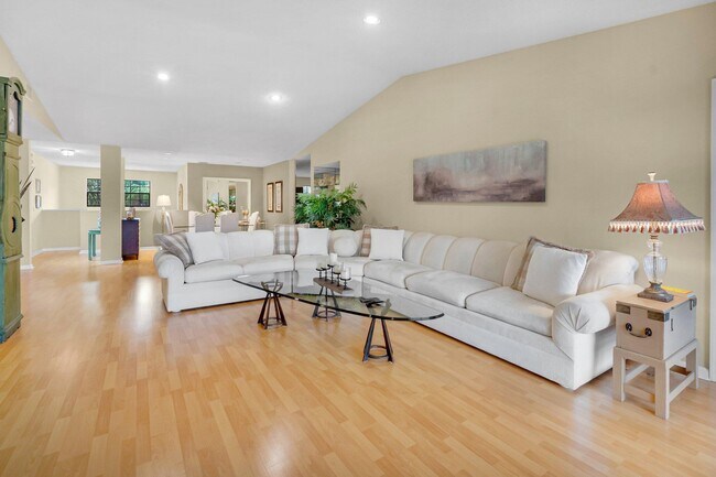 Building Photo - 22759 Mandeville Pl