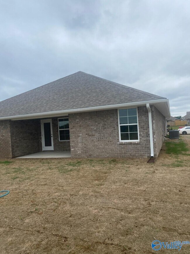 Building Photo - 213 Alonzo Toney Dr