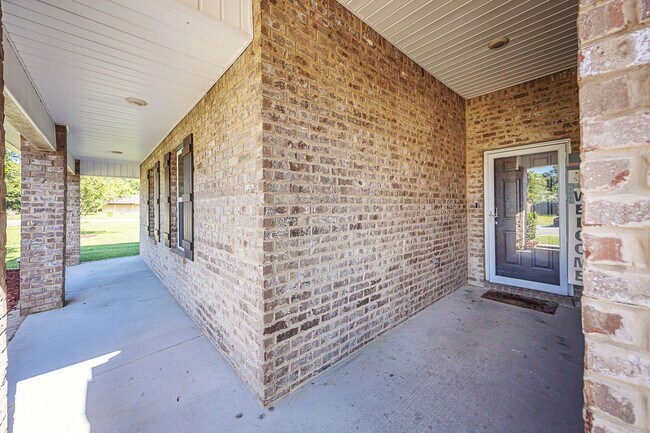 Building Photo - 9125 Bellewood Dr