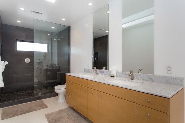 Primary bedroom bathroom #3 - 1315 Palms Blvd