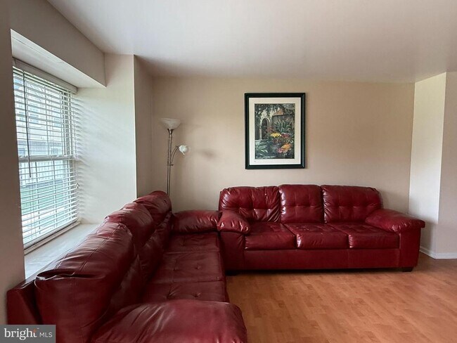 Building Photo - 2605 Gramercy Way