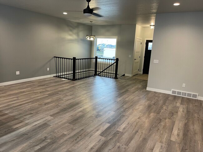 Building Photo - Twin home - 109