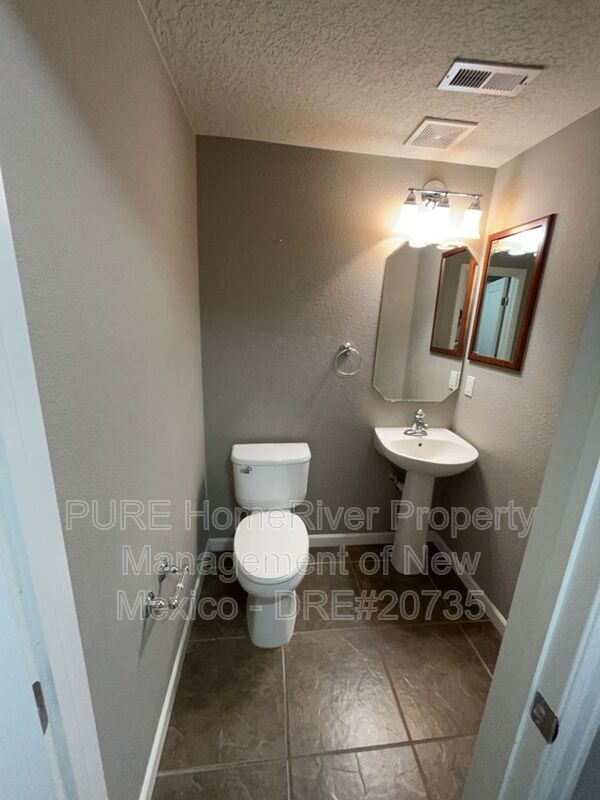 Building Photo - 10115 Avenida Vista Cerros NW