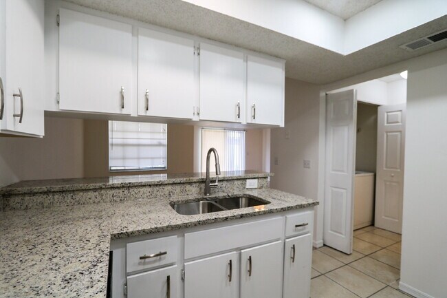 Building Photo - Freshly updated 2 bedroom 2 bath villa in ...