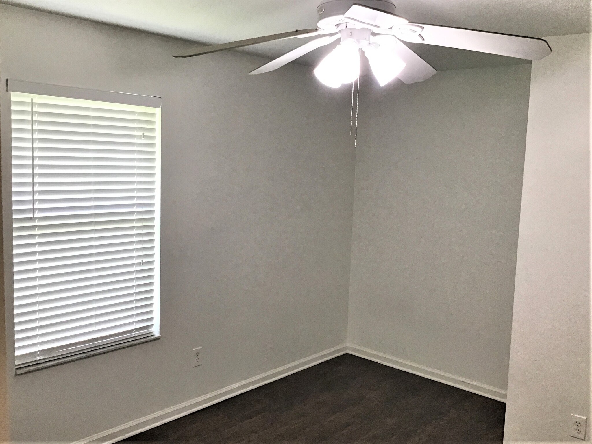 Building Photo - 2700 Darwin Ct