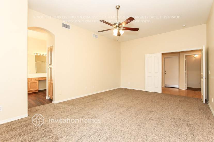Building Photo - 5795 W Wethersfield Dr