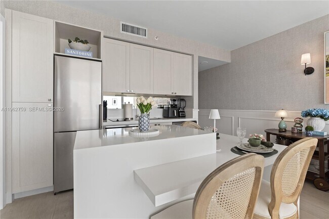 Building Photo - 3350 SW 27th Ave