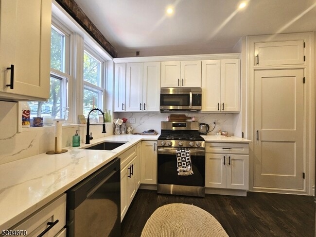 Building Photo - 30 The Crescent