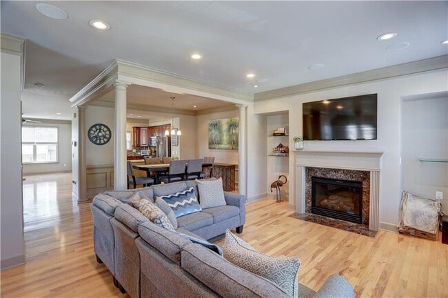 Building Photo - 3693 Lambert Ln