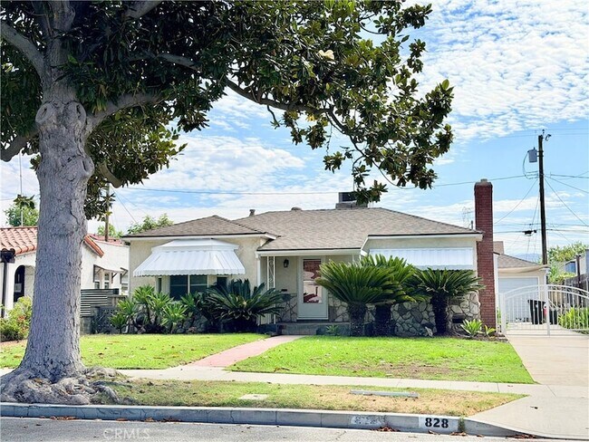 Building Photo - 828 N Pass Ave