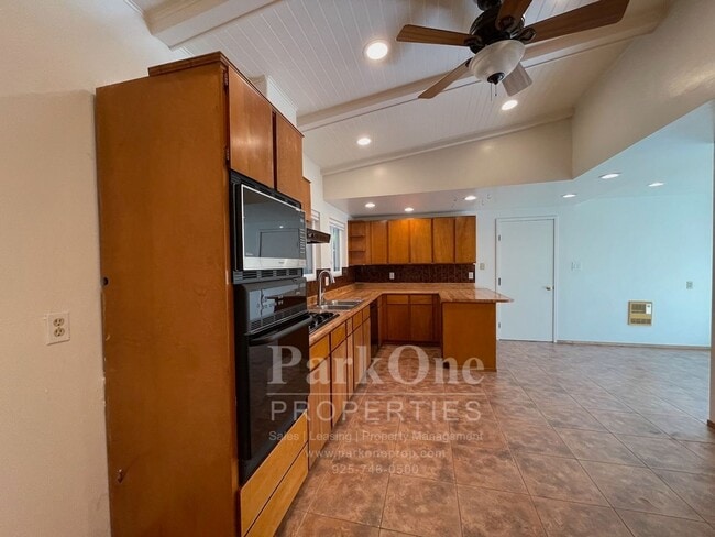 Building Photo - Spacious Home In Lafayette Hills