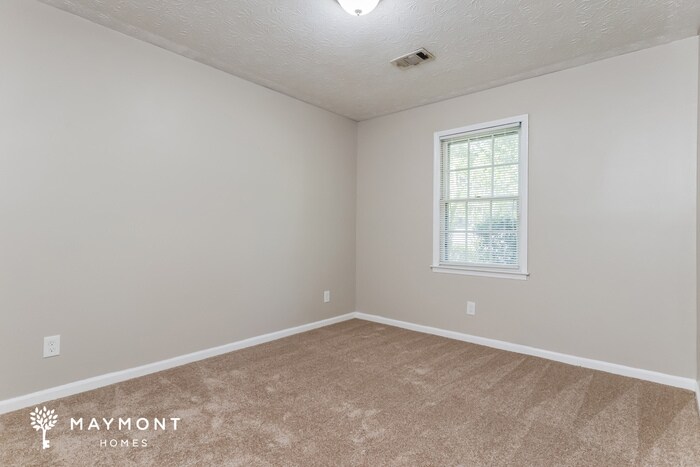 Building Photo - 361 Morris Dr SE