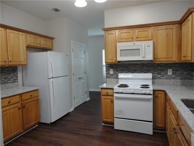 Building Photo - 1715 Crestwell Ln SW