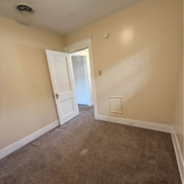 Bedroom 2 - 2716 Oak Ave