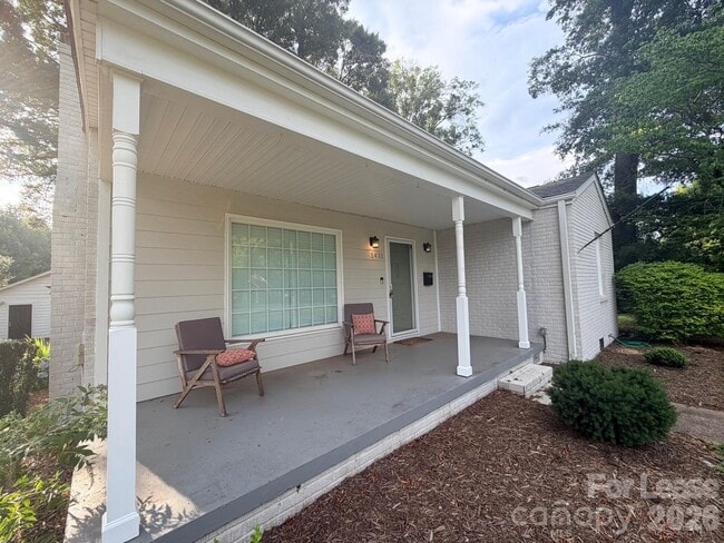 Building Photo - 1411 Richland Dr