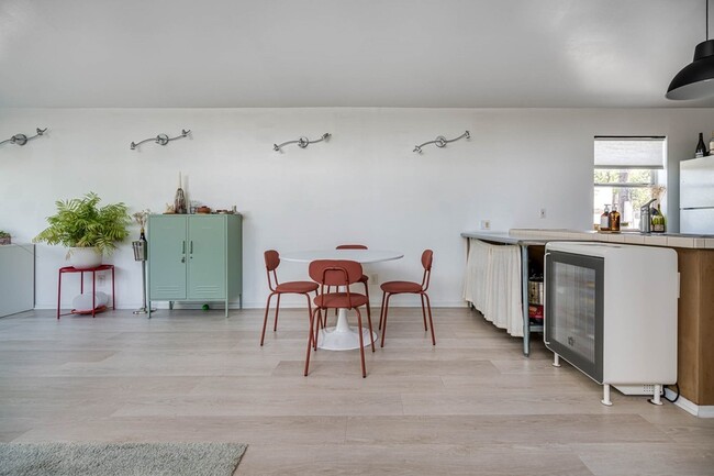 Building Photo - 1717 Missouri St