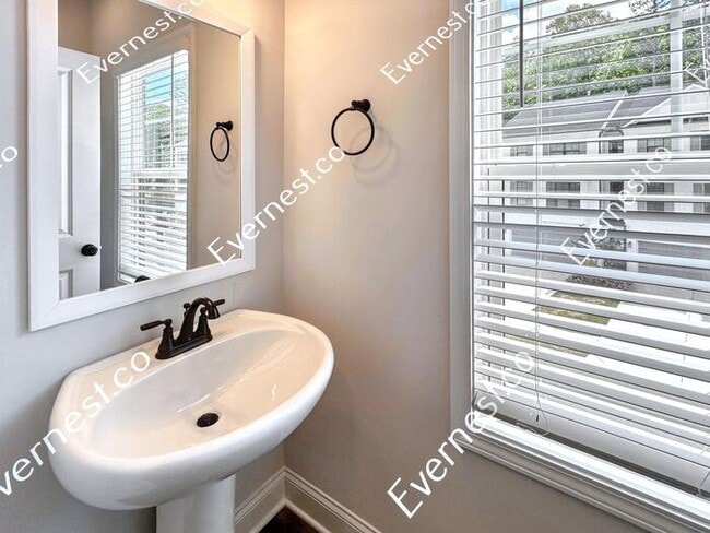 Building Photo - 428 Stovall Pl