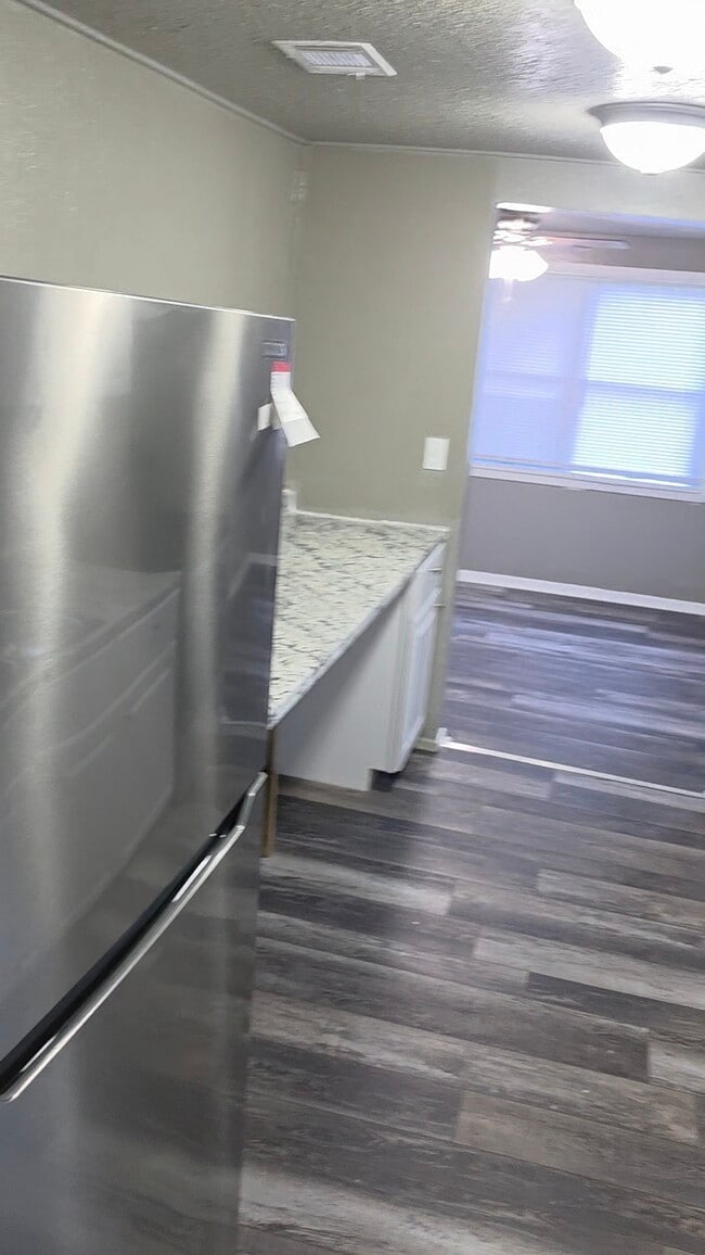 Building Photo - 505 Dorsey Ave