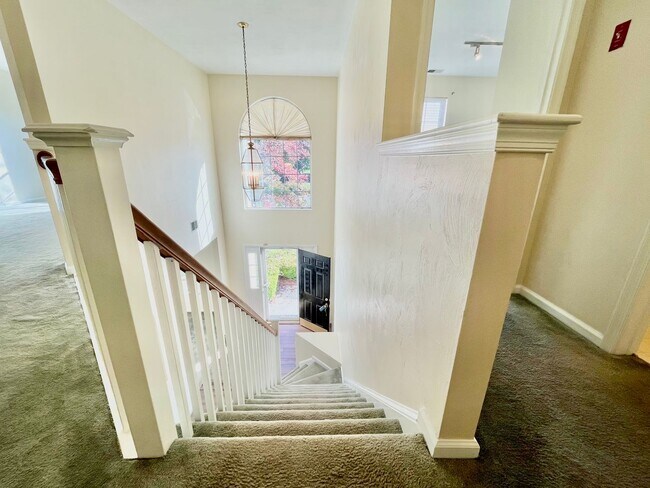 Building Photo - Spacious 4 Bedroom Home on Cul-de-sac in Castleton Virginia Beach!