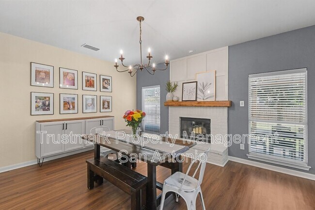 Building Photo - 545 Stonebrook Dr