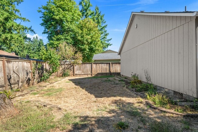 Building Photo - 4410 NE 152nd Ave