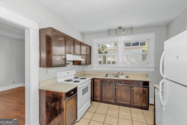 Building Photo - 1943 Heckle St