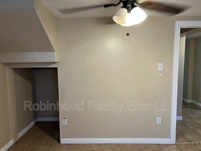 Building Photo - 786 Wilson Ave