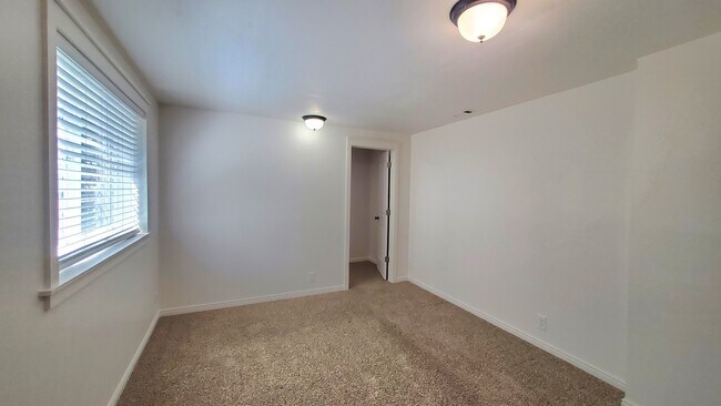 Building Photo - 9266 S Edenbrook Way