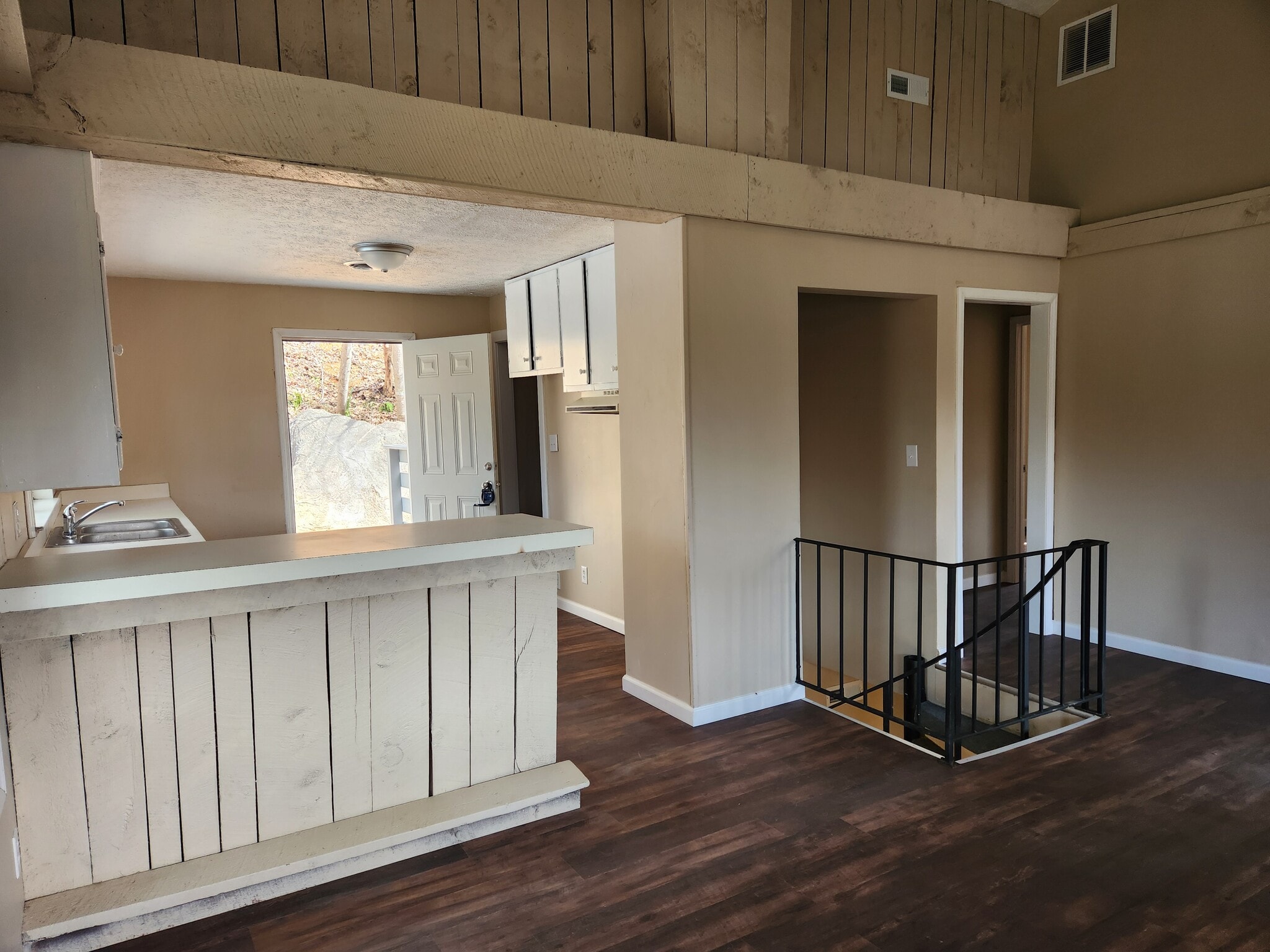 Building Photo - 2119 US-421