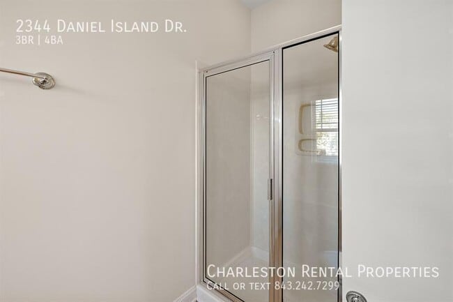 Building Photo - 2344 Daniel Island Dr